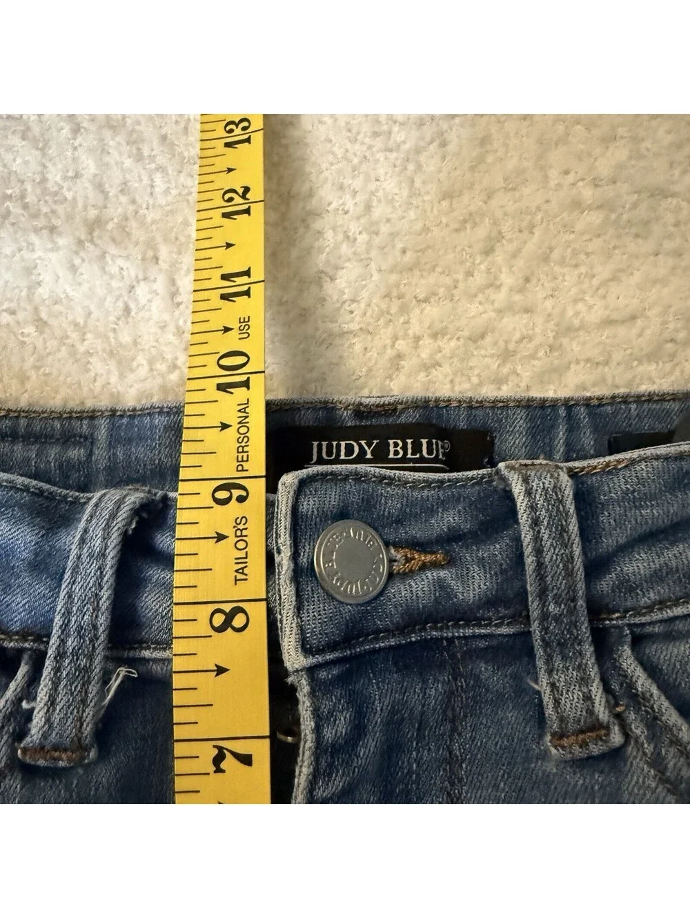 Judy Blue Women’s 3/26 Skinny Fit Denim Bermuda Shorts Raw Hem Stretch